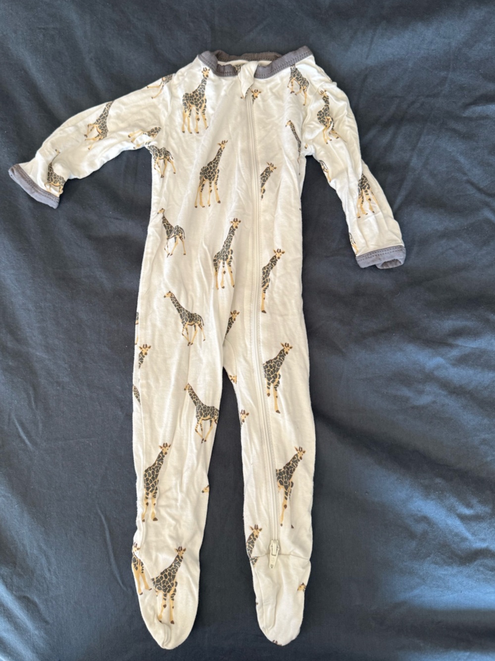 Kyte Giraffe Print Baby Zip Romper - Cream and Black